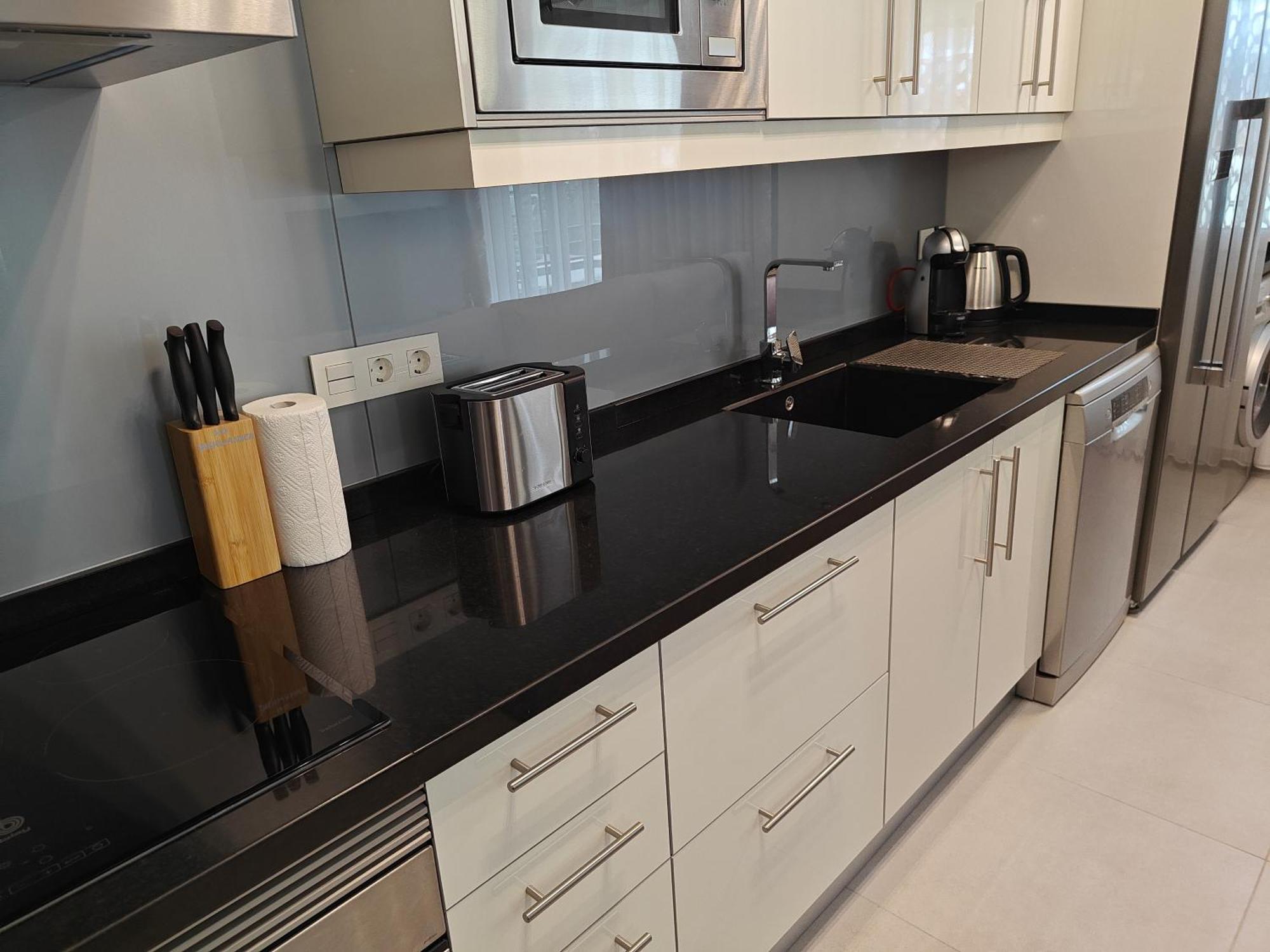 Sun Apartment - 3 Bedrooms, Priv Parking, Pool, Ac, Tv Channels, Fibre Net Los Cristianos  Exterior foto