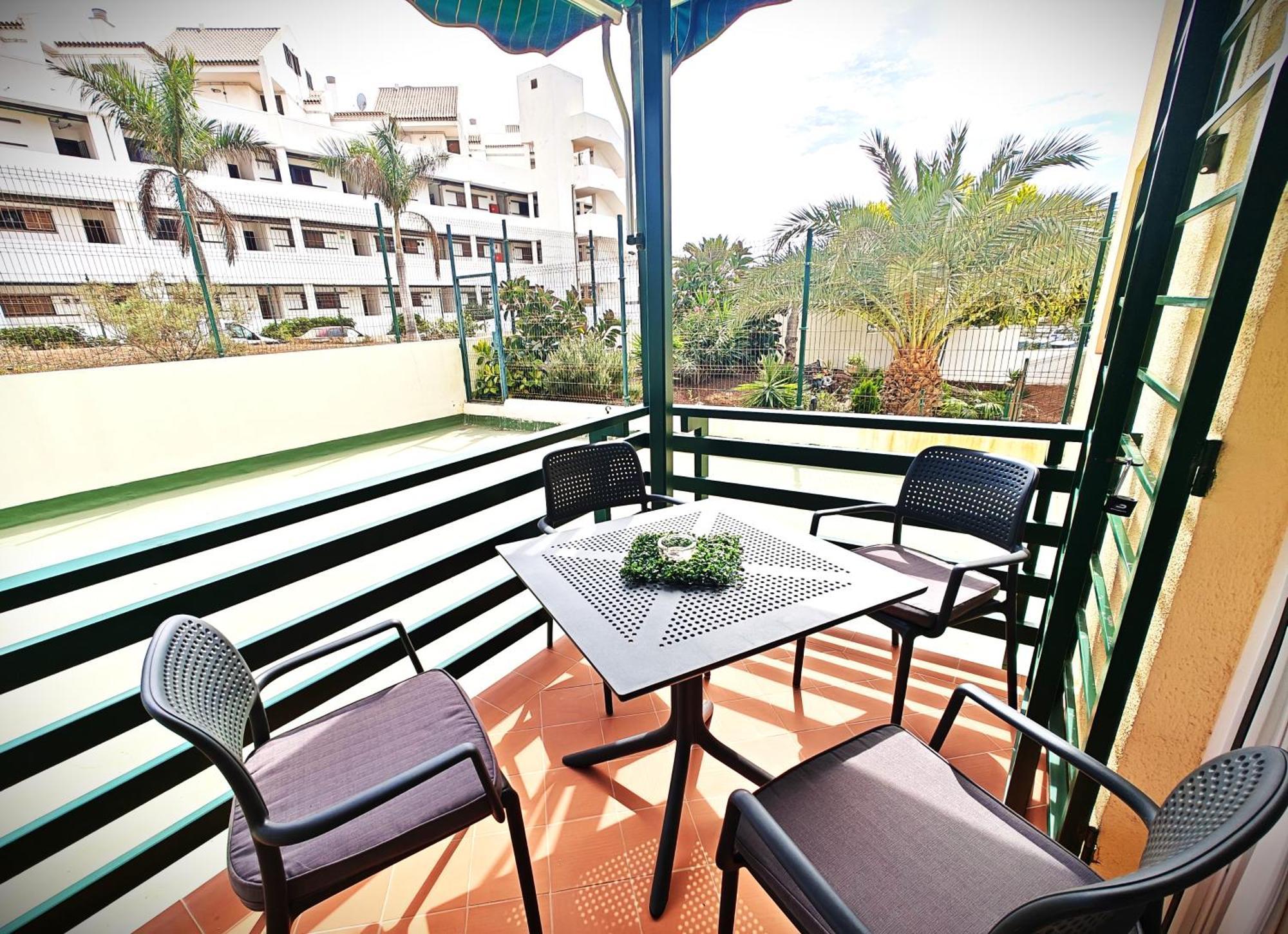 Sun Apartment - 3 Bedrooms, Priv Parking, Pool, Ac, Tv Channels, Fibre Net Los Cristianos  Exterior foto
