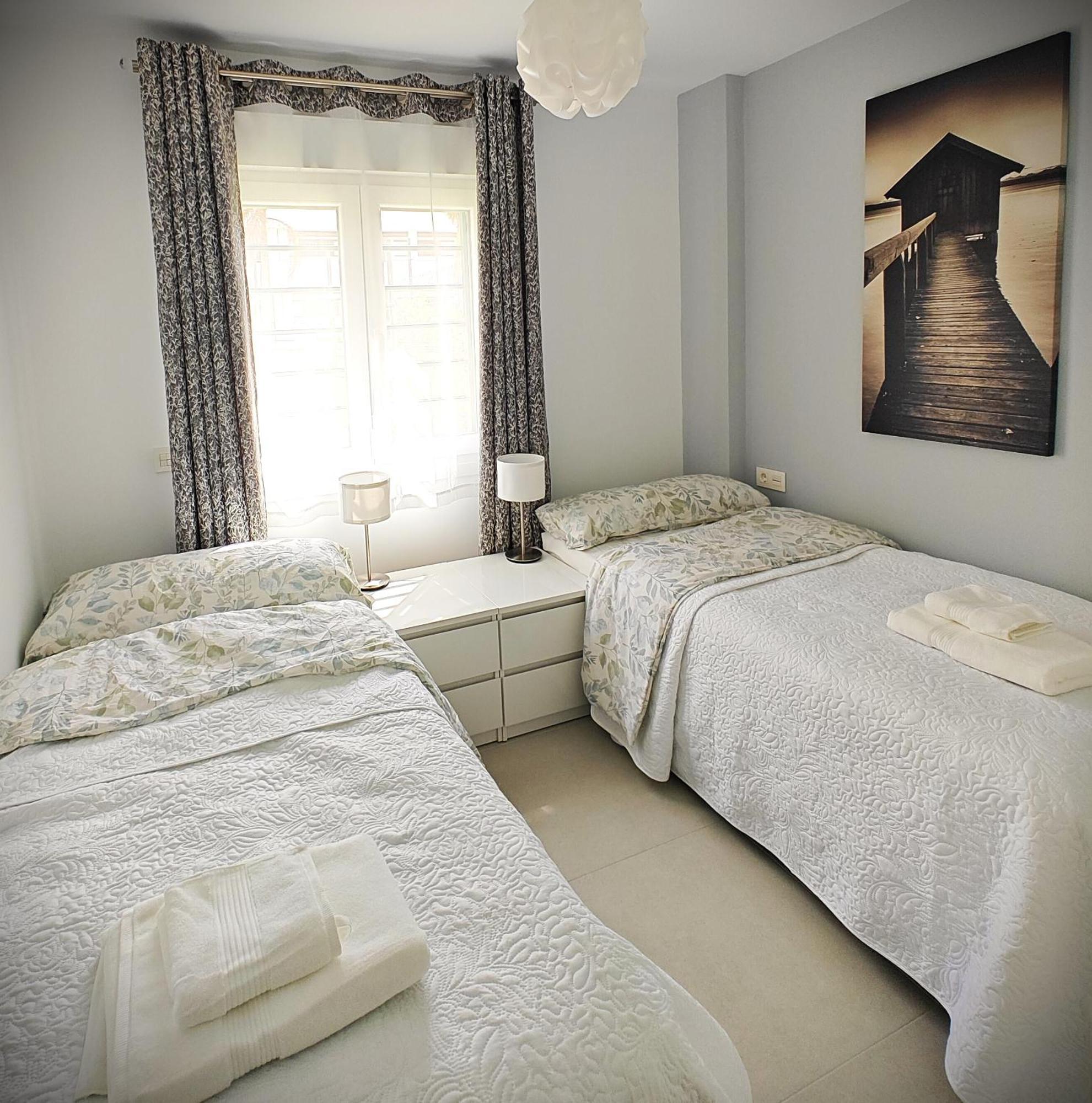 Sun Apartment - 3 Bedrooms, Priv Parking, Pool, Ac, Tv Channels, Fibre Net Los Cristianos  Exterior foto